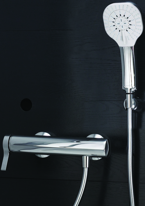 ميلانج خلاط بانيو بمجموعة دش سماعه خرطوم و علاقه ثابته IDEAL STANDARD